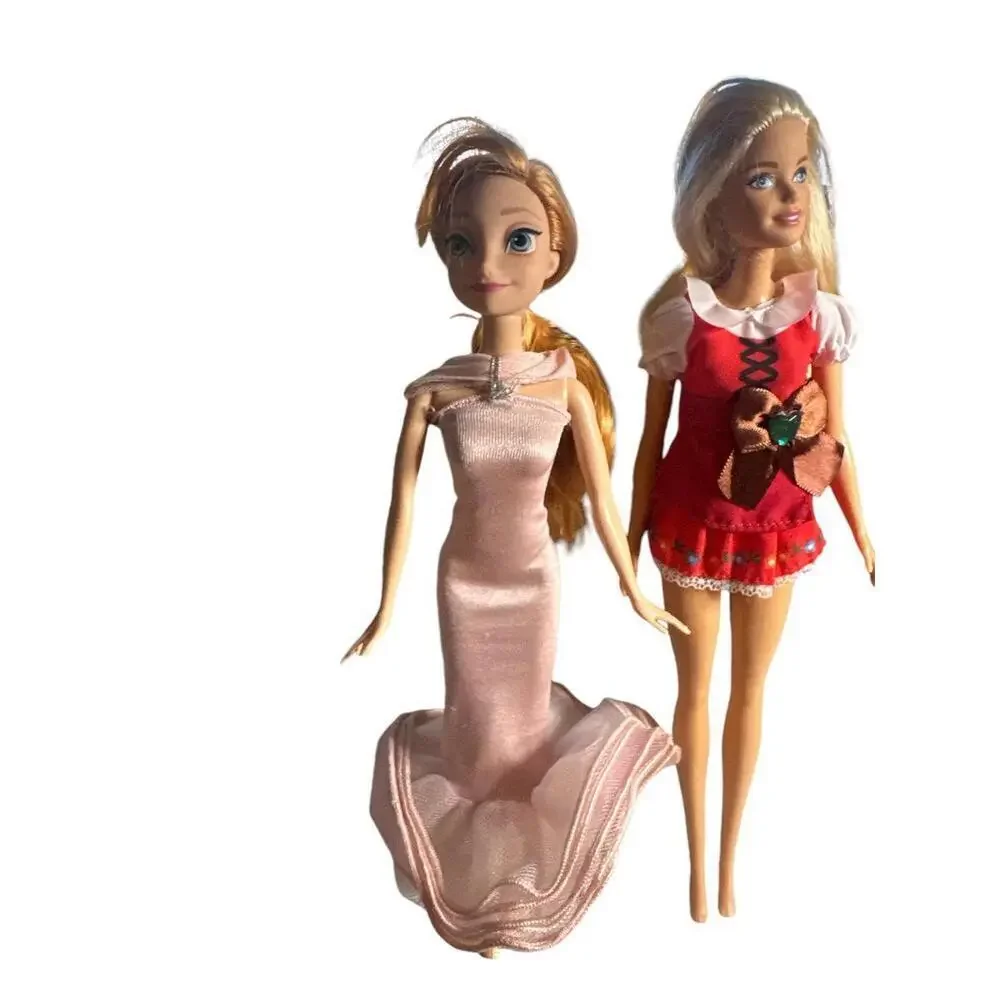 Barbie mattel 2012
